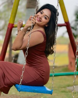 Preethi Sharma Instagram - 🤎🍂🕊️

#gorihaikalaiyan #brownrang #preefam☮️ #preevibes☮️ #preelovesyou☮️
