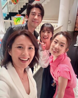 Priscelia Chan Instagram - #小娘惹之翡翠山 is coming to you on 17mar MeWatch and 19 March, 9pm on Channel 8 ✨ 
Coming back to the Peranakan Museum for the press conference brought back lovely memories of the day when all of us (actors and production team) came for research tour before we started filming Emerald Hill last year ❤️
Do tune in and take a trip back to the late 1940s to 1970 with us in #mediacorpemeraldhill 😊
@mediacorp.re.dian #mediacorp #thelittlenonya

Make up @mediacorp @herislee 🌻
Hair @mediacorp Eileen 🌻