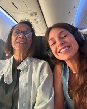 Priscila Sol Instagram - 3 coisas importantes que eu aprendi nesses meus quase 45 anos de vida: a gente só não pode deixar; a peteca cair, nem o bumbum e muito menos deixar de conhecer o Ceará. Jamais! 

Fico sempre muito feliz quando eu volto ao Ceará, terra das minhas mães, de muitas pessoas que eu amo e tbm um pouquinho minha no coração.