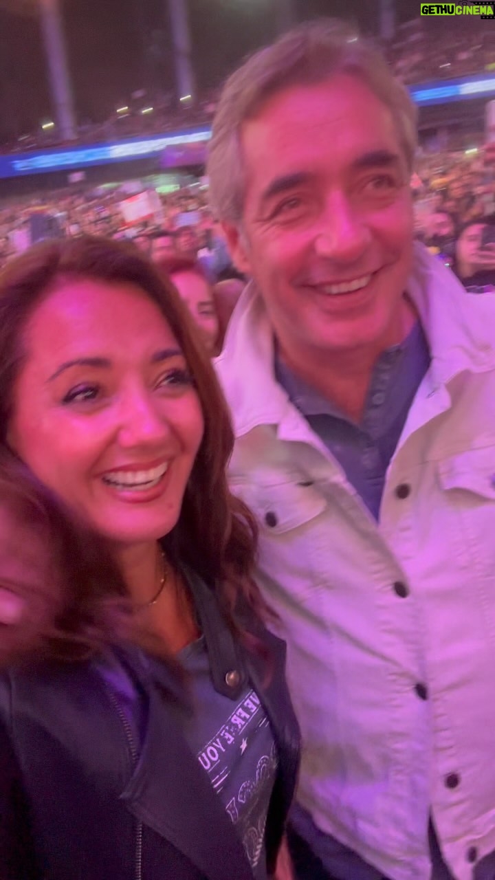Priscilla Vargas - 37.2K Likes - Así vivimos este momento histórico en #viña2025
Te amamos Myriam Hernández