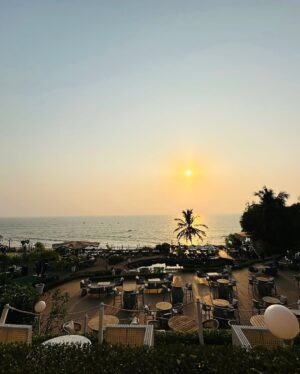 Priya Banerjee Instagram - Goa in 60 seconds with the bestest crew! 
🫶🏻🍹 🌊 ☀️ 🥘 🧿

@w_goa @rockpoolgoa