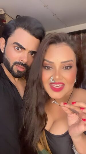 Priya Gamre Instagram - Aapki kya raai hai..😂😂
.
#priyagamre #luckysaini 
.
@luckysaini95 @luckkysaini95 
.
.
#reels #reelitfeelit #reelkarofeelkaro #reelsinstagram #reel #trendingreels #viralreels #viralvideos #comedy #husbandandwife #love