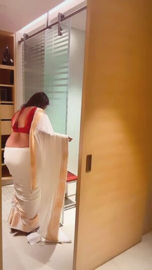 Priya Gamre Instagram - Dance with me lovelies💕❤️🥰💋
#priyagamre #reels #reelitfeelit #reelkarofeelkaro #reelsinstagram #reel #trendingreels #viralreels #viralvideos #dance #sareedance #saree