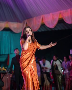 Priyanka Bharali Instagram - GLIMPSES FROM NAZIRATING FESTIVAL, DIGBOI.
I THANK HONOURABLE MLA SHREE SUREN PHUKAN SIR AND ALL THE ORGANISERS FOR MAKING A PART OF THE WONDERFUL EVENT. THANK YOU FOR YOUR HOSPITALITY🙏🏻. I HAD AN AMAZING TIME🥰. THANKS ALL THE AUDIENCE FOR YOUR TREMENDOUS SUPPORT AND LOVE🫶🏻🙏🏻.
LOTS OF LOVE🫶🏻,GOD BLESS YOU ALL 🙌🏻.
SEE YOU AGAIN☺️🫶🏻🙏🏻🧿 !! 

THANK YOU 
@surenphukan sir
@abhijit_baruah_photography 
@makeupartist_abhinash_das 
@bidyut_rakesh 

#new #newpost #newphotos #live #liveinconcert #liveperformance #singer #performer #priyankabharali #priyankabharaliofficial #priyankabharalilive #priyankabharalifanclub #instagood #instalike #instagram #insta #instamood #instaphoto #instadaily #thankfulgratefulblessed #🕉️🙏🏻🧿