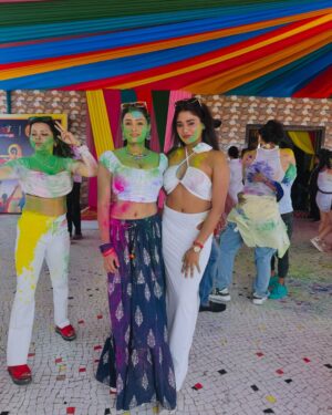 Priyanka Chaurasia Instagram - Bura na mano, Holi hai! (Don’t mind, it’s Holi!)💚💚
#piikuuuu #realrukskhandagale #holivibes #holi #fun #photomood #sexylook #chasmish #swag #colours #blast