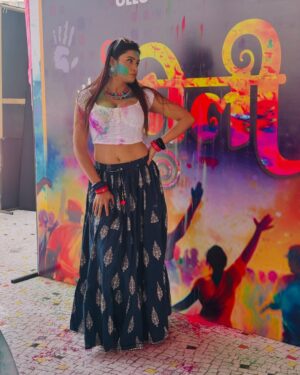 Priyanka Chaurasia Instagram - Holi vibes only! ✨🎊Gulaal-Kissed Cheeks! 💖
#fun #k #explorepage #reels #fashion #viral #explore #colorful #official #delhi #food #colour #holivibes #holikadahan #bollywood #rang #instadaily #happiness #dj #photoshoot #picoftheday #gulal #follow #rangbarse #festivals #music #colourful #piikuuuu