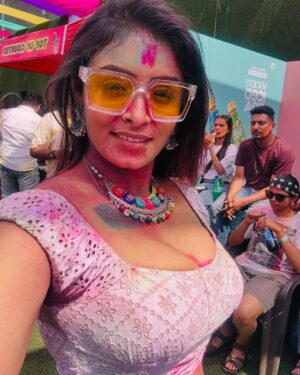 Priyanka Chaurasia Instagram - Holi vibes only! ✨🎊Gulaal-Kissed Cheeks! 💖
#fun #k #explorepage #reels #fashion #viral #explore #colorful #official #delhi #food #colour #holivibes #holikadahan #bollywood #rang #instadaily #happiness #dj #photoshoot #picoftheday #gulal #follow #rangbarse #festivals #music #colourful #piikuuuu
