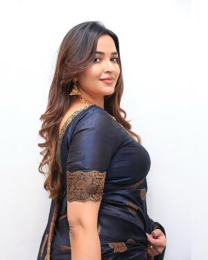 Pujita Ponnada Instagram - At the teaser launch of ‘Konjam Kaadhal Konjam Modhal’ 🤍

📸 @kg_clickz 

#pujitaponnada #kkkm #konjamkaadhalkonjammodhal