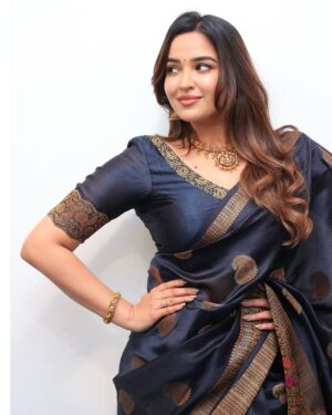 Pujita Ponnada Instagram - At the teaser launch of ‘Konjam Kaadhal Konjam Modhal’ 🤍

📸 @kg_clickz 

#pujitaponnada #kkkm #konjamkaadhalkonjammodhal