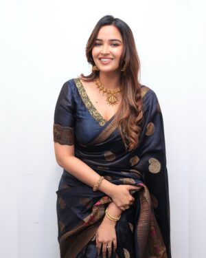 Pujita Ponnada Instagram - At the teaser launch of ‘Konjam Kaadhal Konjam Modhal’ 🤍

📸 @kg_clickz 

#pujitaponnada #kkkm #konjamkaadhalkonjammodhal