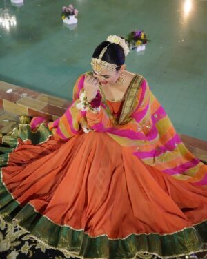Qudsia Ali Instagram - 🫣🫣

📷: @syedusamaofficial 
👗: @thepinktreecompany 
💄: @iamazeemabbasi 

#qudsiaali #instagram #instagood #ootd #ootdfashion #potd #shendi #shadiseason