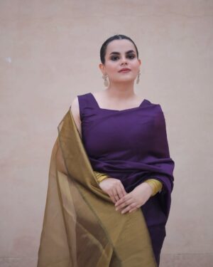Qudsia Ali Instagram - 🫠🫠
@saareeka_official 
@razajaffriofficial @qt.mua 

#saree #qudsiaali #instagram #instagood #ootd #ootdfashion #potd #instadaily