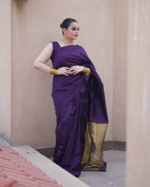 Qudsia Ali Instagram - 🫠🫠
@saareeka_official 
@razajaffriofficial @qt.mua 

#saree #qudsiaali #instagram #instagood #ootd #ootdfashion #potd #instadaily