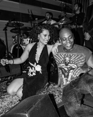 RAYE Instagram - Meanwhileee, at 3am, somewhere on Sunset blvd, on a school night…🫀🎷🌆🍷🎤 xxx

@candytman 📸