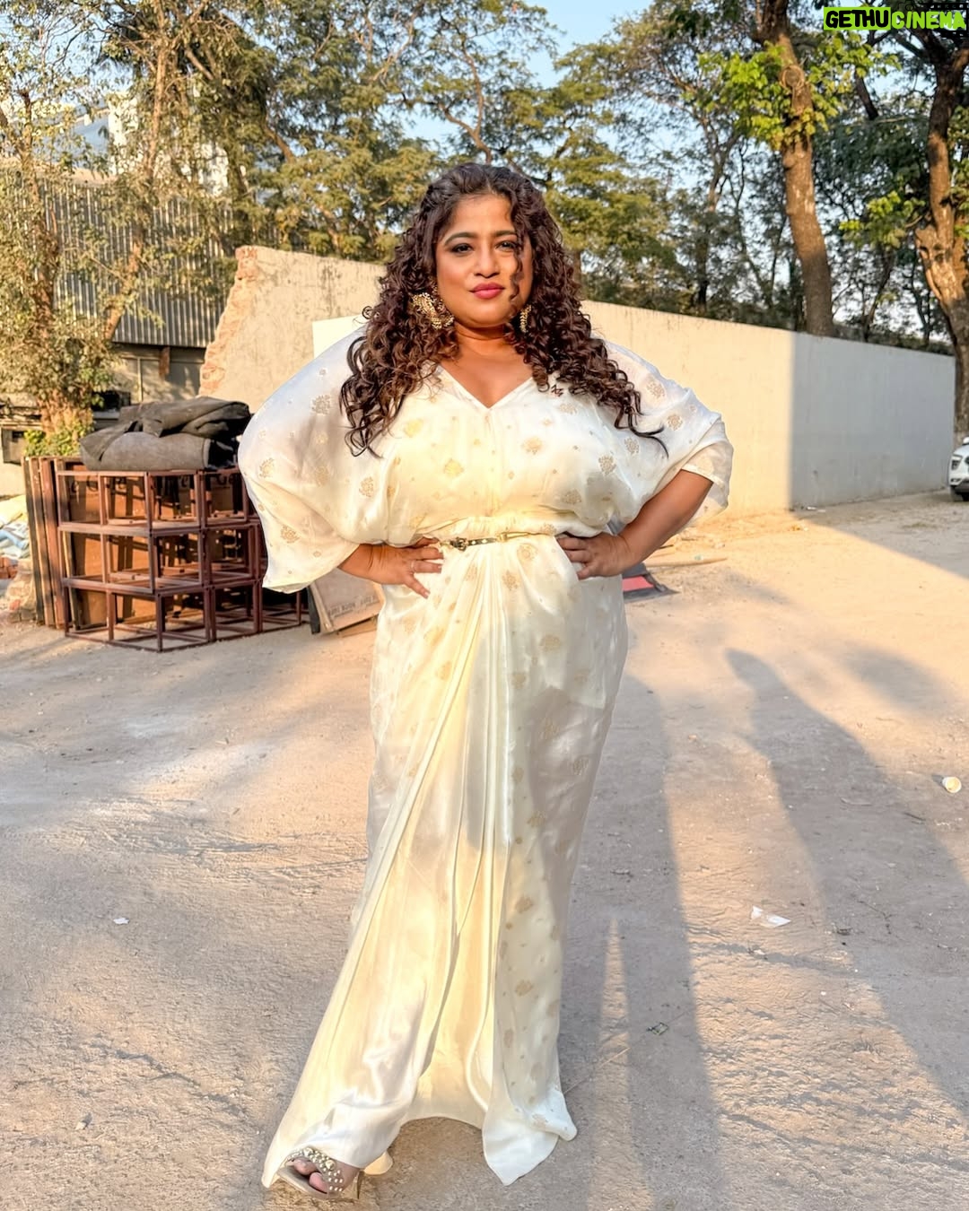 RJ Malishka - 1.2K Likes - Serving some South-side sass with a whole lot of glam!🤍
Your girl got all dolled up to host the South Side Story event, and let me tell you, it was a LIT experience! 🎤🔥 From dazzling vibes to unstoppable energy, hosting this was pure magic—just like this look! This beautiful 👗 : @masumimewawallaofficial
Styled by: @srishti_k