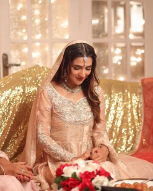 Rabab Hashim Instagram - Coming soon! ❤️ 

@humtvpakistanofficial
#TinkayKaSahara #HumTv #RababHashim