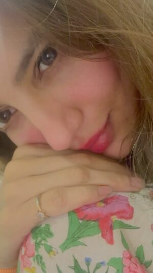 Rabia Butt Instagram - . Ae mar mar kei jeoona chad baghawat kar tai takar lai

. Tere hisay di duniya tai kissay daa raaj kyun howay

. Hawa dai waang boohay barian wich lang ja ik din 

.Diwaaran wich kirray rehna tera andaaz kyun howay.

Motivation for today and for lifetime. Sometimes a simple sentence can make you rethink and redirect. Sometimes all you need is something simple and sweet away from all the complexities ❤️

P.s. pehli post account restrict hone kei baad sei. Deikhte hein zor kitna in zaalimon mein hai.