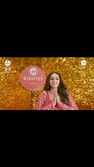 Rachana Mistry Instagram - Chandni bhi sharma jaaye, aisi hai hamari Jagriti ki adaayein! 🌙✨ 
Dekhiye Red Carpet par, 15 March ko shaam 7 baje aur #ZeeRishteyAwards shaam 7:30 baje, sirf #ZeeTV par.

#ZRA2025 
#ZRAGlambot

@rachana.mistry.1604 

@indiagatefoods @maazaindia @colgatein @garnierindia @birlaopus @chingssecret @sugarfree.india @patanjaliproducts @cadburydairymilkin  @nirma.india