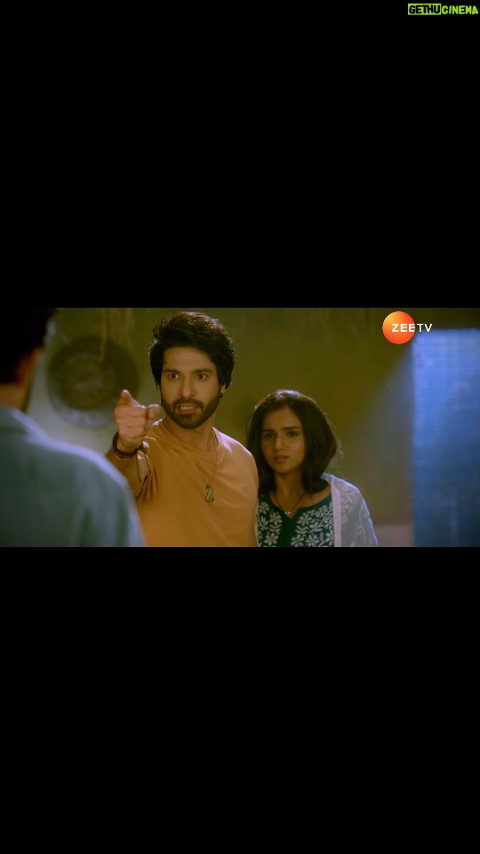 Rachana Mistry - 42.2K Likes - Akash ki badtameezi par Suraj aaya lagaane rok, kya ab badhengi Jagriti aur uske rishtey mein nazdeekiyaan? Dekhiye #JagritiEkNayiSubah, 10th March, raat 8:30 baje, sirf #ZeeTV par.
#Jagriti #Suraj #Akash #NayaDaurNayaNazariya #Promo
@vijayendrakumeria @rachana.mistry.1604 @sagarparekh0111