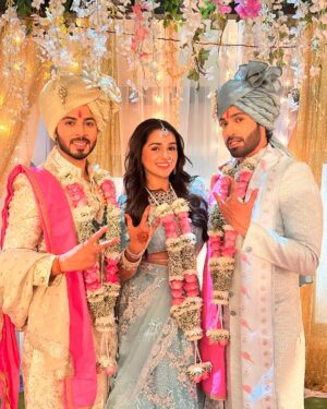 Rachana Mistry Instagram - Enjoy the wedding week guys. 

.
.
.
.
#jagritieknayisubah @zeetv 
@guroudevbhallascreens @jaladhsharma