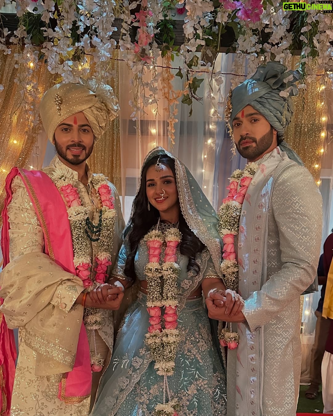 Rachana Mistry - 51.9K Likes - Enjoy the wedding week guys.
.
.
.
.
#jagritieknayisubah @zeetv
@guroudevbhallascreens @jaladhsharma