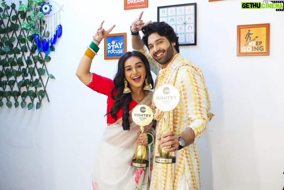 Rachana Mistry - 7.9K Likes - Suraj & Jagriti are the new Tom & Jerry in town 😬
#sujag : The Best New Jodi #zeerishteyawards2025
Thank you everyone for your acceptance in such a short time span. ♥️ We promise to entertain you with our nok jhok 😉
Keep watching #jagritieknayisubah everyday at 8:30 PM on @zeetv