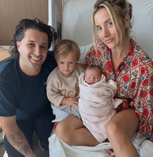 Rachel Hunter Instagram - My heart 💕Welcome Elsie I love you 💕 I can’t wait to meet you. 💕Look at you four bursting with LOVE. @discostew94 @itsnicolestewart your a Queen.👸