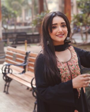 Rachi Sharma Instagram - 🦢🪞