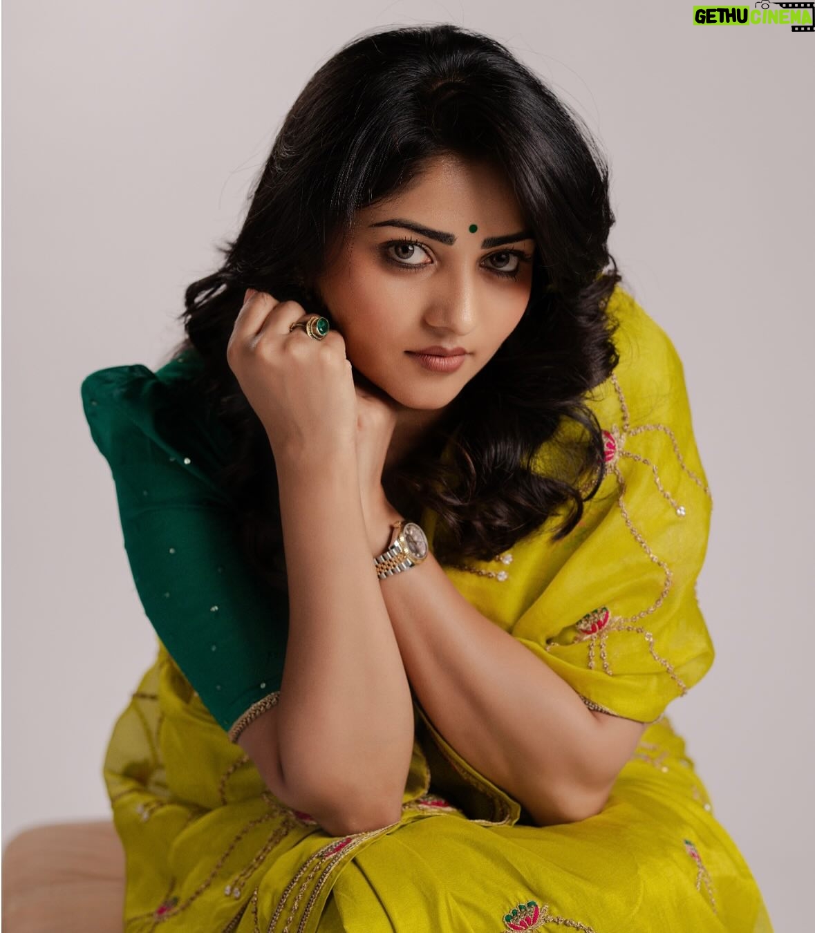 Rachita Ram - 176.2K Likes - ✨
Wearing @raw_mango Jewellery @arnav_jewellery Styling @varshini_janakiram Makeup by @keerthiram28 Hair by @makeover_by_praveen photography @storiesby.rg