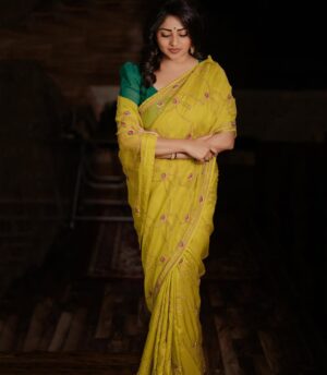 Rachita Ram Instagram - ✨ 

Wearing @raw_mango  Jewellery @arnav_jewellery  Styling  @varshini_janakiram  Makeup by  @keerthiram28  Hair by @makeover_by_praveen  photography @storiesby.rg
