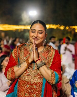 Raja Kumari Instagram - Couldn’t have planned a better release for Kashi to Kailash 🔱 Thank you @gurudev @artofliving and @siddhantbhatia for inviting me to perform for Maha Shivaratri. It was an unforgettable night ❤️

Wearing @ritukumarhq @labelritukumar @neh0320 
Jewelry @sangeetaboochra 
Styled by @tryagaintoobad @styled_by_meera 
Glam by @riyasheth.makeuphair 
Shot by @amalabrahamshaji_ 

Thank you to @wfacofficial @srivinow @abbishekrmehrra for everything!