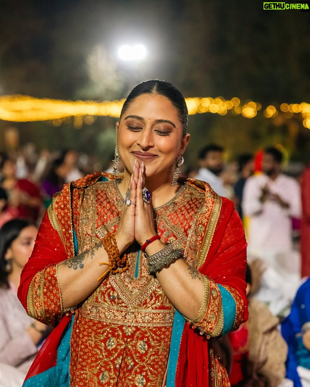 Raja Kumari - 48.3K Likes - Couldn’t have planned a better release for Kashi to Kailash 🔱 Thank you @gurudev @artofliving and @siddhantbhatia for inviting me to perform for Maha Shivaratri. It was an unforgettable night ❤️
Wearing @ritukumarhq @labelritukumar @neh0320
Jewelry @sangeetaboochra
Styled by @tryagaintoobad @styled_by_meera
Glam by @riyasheth.makeuphair
Shot by @amalabrahamshaji_
Thank you to @wfacofficial @srivinow @abbishekrmehrra for everything!