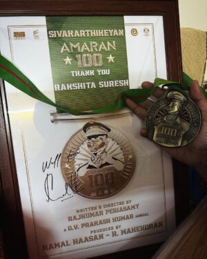 Rakshita Suresh Instagram - What an absolute honour and a privilege it is to be a part of this beautiful film! 🏆🧿 Definitely one for the books! 🎁 Thanks to each and everyone of you for your immense love towards me for #VennilavuSaaral.. seriously didn’t expect it :’) ♥️

Thank you for making this gem mine @gvprakash @sivakarthikeyan @rajkumarperiasamy @rkfioffl @saipallavi.senthamarai ✨

#Amaran will forever have an extremely special place in my heart 🫶🏼♾️