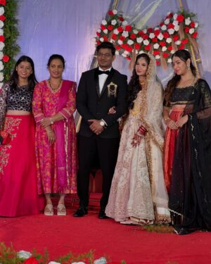 Ramola Instagram - "Love is the greatest
gift when given. It is the
highest honor when received.."! ❤️💐 
.
.
#bestindianwedding #actresslife #frnds #marraigecelebration #chikmanglurresort #friendmarriage #frenship_goals #bestfriendsforever
