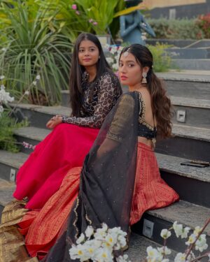 Ramola Instagram - "Love is the greatest
gift when given. It is the
highest honor when received.."! ❤️💐 
.
.
#bestindianwedding #actresslife #frnds #marraigecelebration #chikmanglurresort #friendmarriage #frenship_goals #bestfriendsforever