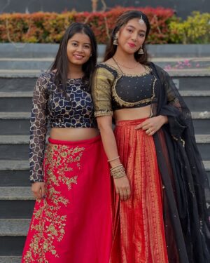 Ramola Instagram - "Love is the greatest
gift when given. It is the
highest honor when received.."! ❤️💐 
.
.
#bestindianwedding #actresslife #frnds #marraigecelebration #chikmanglurresort #friendmarriage #frenship_goals #bestfriendsforever