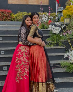 Ramola Instagram - "Love is the greatest
gift when given. It is the
highest honor when received.."! ❤️💐 
.
.
#bestindianwedding #actresslife #frnds #marraigecelebration #chikmanglurresort #friendmarriage #frenship_goals #bestfriendsforever
