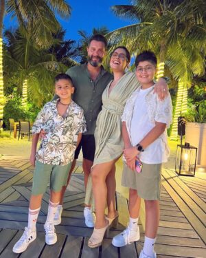 Rasha Al Taqi Instagram - Happy Eid! ✨☀️🐬🌈💖🧜🏻‍♀️🌺🧚✨#family