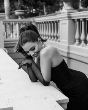 Rasha Al Taqi Instagram - Creating my own fairytale, one magical moment at a time! ✨ 

Dress @seven_officialbrand 
Jewelry @lamarquisejewellery 
Hair @laloge_uae 
Makeup @hildaa 
Hotel @palazzoversacedubai 

📸💖 @ahmad_zamlout 

Special thanks to the sweetest @sarah.keyrouz 
Special thanks to @maroutsoufi 

#fairytalevibes 💫
