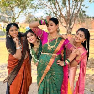 Rashmi Prabhakar Instagram - #Bommarillu .... girls gang 😘🫰😘
Life is short. 
Time is fast. 
No replay, 
No rewind. 
So enjoy every moment as it comes...
.
.
#bommarillu #etvtelugu #serioul #friends #girlsgang❤️ #enjoyeverymoment #smile #behappy #funn #instagood #instafashion #instadaily #instalike #instapic #instamood #instagram