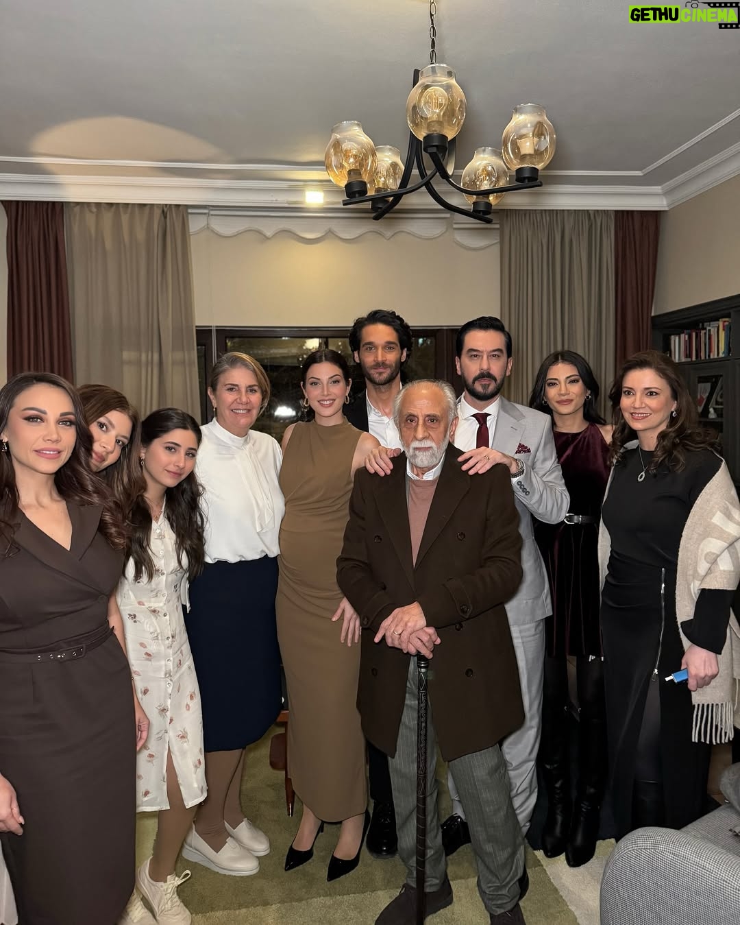 Razane Jammal - 74.1K Likes - Nour just got hitched! (Well, almost 😅)
شو بتتوقعوا يصير بحلقة الليلة؟
#القدر