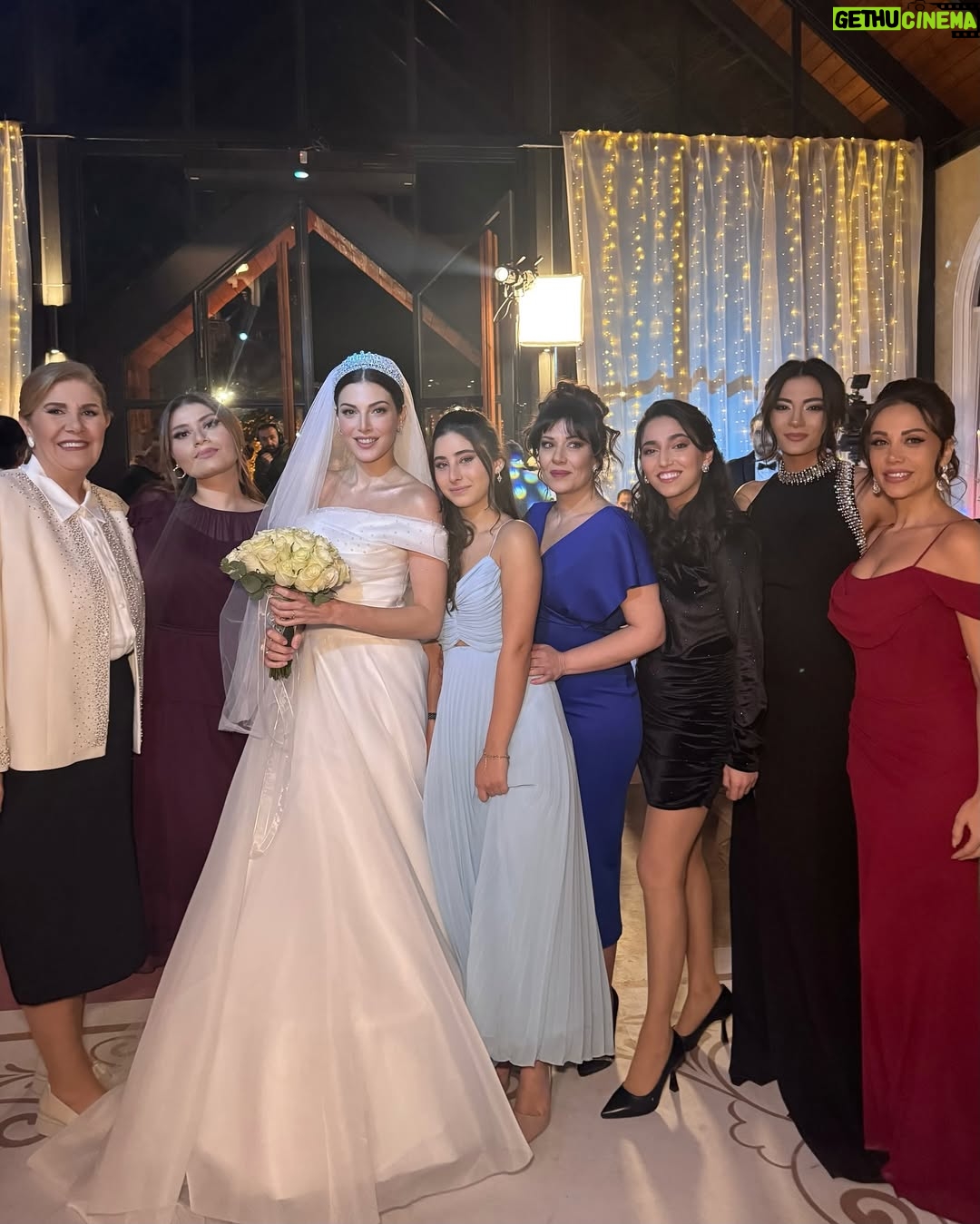 Razane Jammal - 57K Likes - 👰🏻♀️🤵🏻
حبيت شارككن شوية صور من البوم عرس نور وزيد، واشكر العيلة الحلوة اللي اكتسبتها بهالرحلة!
القائمين على العمل @saradabbous @hamadajamalaldeen @dimaalsafadi @yagmurayarr @adhammurched
مخرجيننا @fikretkadioglu @vedatuyar_ @ercaneyigun
شركائي الممثلين حتى اللي مش موجودين بالصور، رح اشتقلكن كلكن الفريق التقني كله ، عيلة الكارافان بتعرفو حالكن
,وكل شخص حط جهد وتعب لنقدملكن #القدر
.بحبكن كثير وبشوفكن بالرحلة الجاية ♥️
Celebrating the end of our show #alqadar by sharing my character Nour and Zeid’s wedding Album. Thank you to all the producers, directors, cast and crew that worked tirelessly around the clock to bring this show to life, to my caravan crew for the unforgettable memories and to our viewers for giving us so much love. I’m going to miss you all 💋