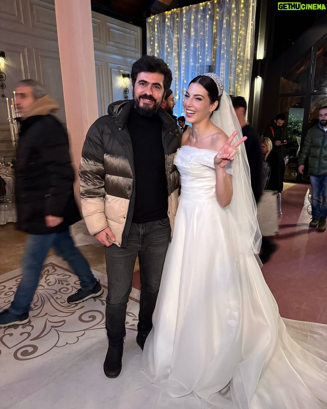 Razane Jammal - 57K Likes - 👰🏻♀️🤵🏻
حبيت شارككن شوية صور من البوم عرس نور وزيد، واشكر العيلة الحلوة اللي اكتسبتها بهالرحلة!
القائمين على العمل @saradabbous @hamadajamalaldeen @dimaalsafadi @yagmurayarr @adhammurched
مخرجيننا @fikretkadioglu @vedatuyar_ @ercaneyigun
شركائي الممثلين حتى اللي مش موجودين بالصور، رح اشتقلكن كلكن الفريق التقني كله ، عيلة الكارافان بتعرفو حالكن
,وكل شخص حط جهد وتعب لنقدملكن #القدر
.بحبكن كثير وبشوفكن بالرحلة الجاية ♥️
Celebrating the end of our show #alqadar by sharing my character Nour and Zeid’s wedding Album. Thank you to all the producers, directors, cast and crew that worked tirelessly around the clock to bring this show to life, to my caravan crew for the unforgettable memories and to our viewers for giving us so much love. I’m going to miss you all 💋