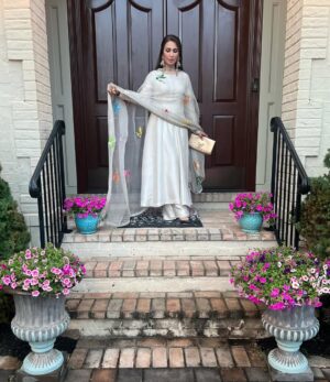 Reema Khan Instagram - The white dress fluttered in the breeze, symbolizing a fresh start and new beginnings 💕 @surriya_couture