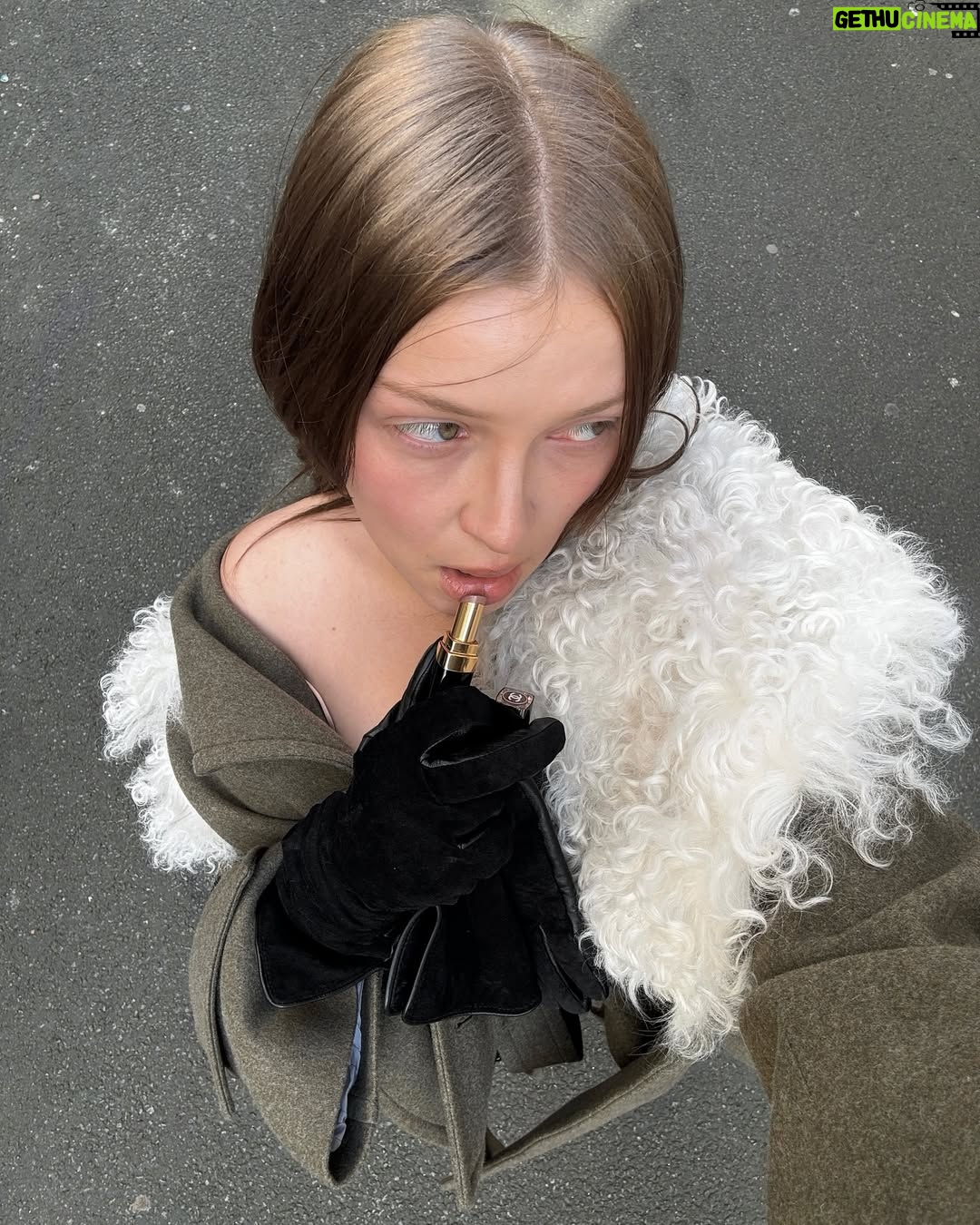 Regina Anikiy - 4.7K Likes - Bury me in @anndemeulemeester_official 🖤