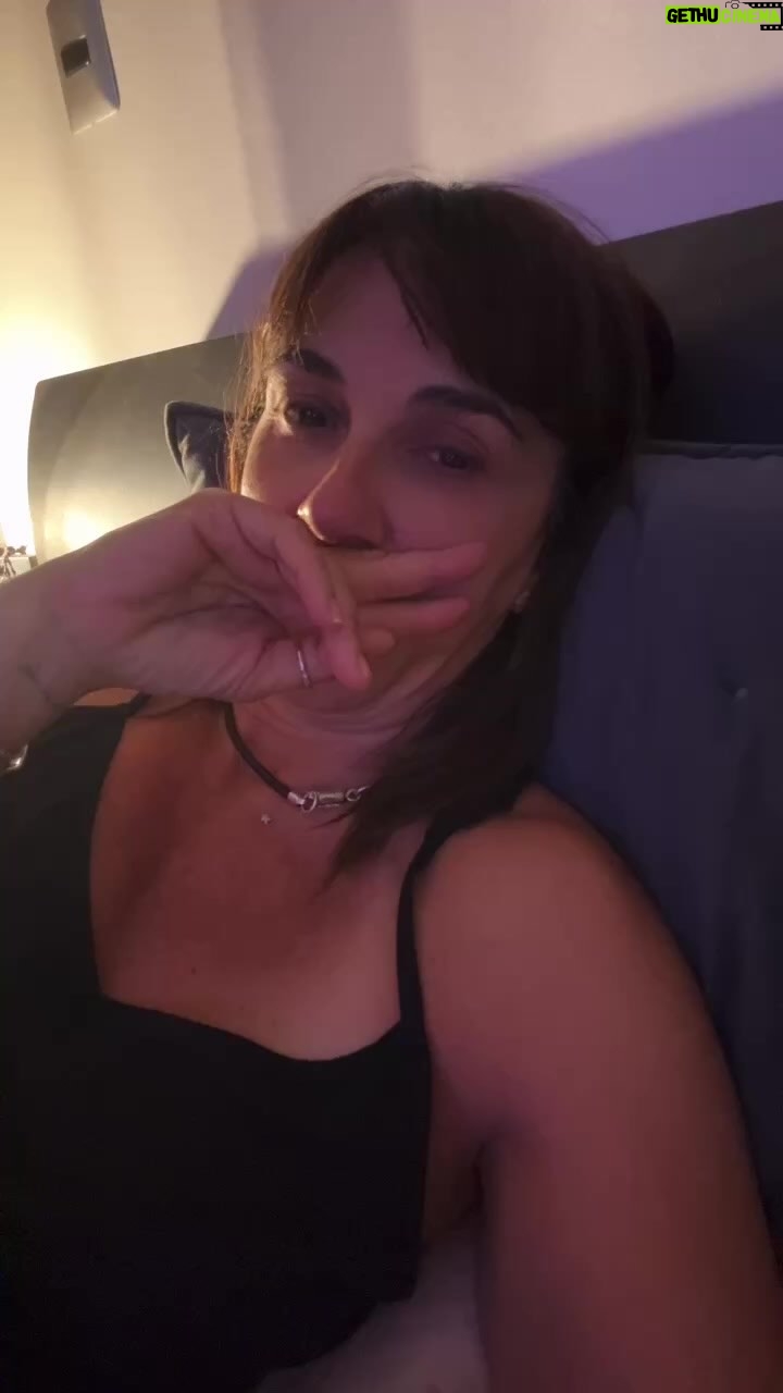 Renata Bravo - 4.8K Likes - Live primera noche de festival, comentando la participación de George Harris