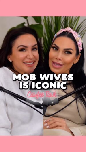 Renee Graziano Instagram - On this week’s episode of 𝐂𝐚𝐰𝐟𝐞𝐞 𝐓𝐚𝐰𝐤 𝐰/ 𝐓𝐚𝐫𝐚 𝐂𝐚𝐧𝐧𝐢𝐬𝐭𝐫𝐚𝐜𝐢 I sit down, CAWFEE in hand, with @reneegraziano ☕️🗣️

The Tawk gets deeper than the iconic show, created by her sister @jenngraziano We dive into how our pasts shape us, why we shouldn’t regret our mistakes, when to say you’re sorry (& when not to). 

Fifteen years has brought on a lot of change, and as I am a firm believer that women get better with age, that’s exactly what Renee is doing.
Being brutally honest, in a way that only she can, Renee talks about addiction, abuse and recovery. She aims to inspire & help others, and like me shares the motto that laughter heals, as we bond over our love of Carol Burnett, and Lucille Ball. 

Renee shared stories of her past that revealed she was a reality show before she was a reality show! Thank you for the “Cawfee Tawk” Renee. ♥️

Listen/watch wherever you #podcast 

#coffee #coffeetime #comedian #realtalk #newyork #accent #mobwives #fyp #women #instagram
