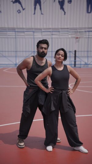 Renjini Kunju Instagram - Rangde trap mix with @abishek_udayakumar_ 

Thank you, @abishek_udayakumar_ , for always pushing me to try new things outside my style.

🎥 @cloudsbyvibin