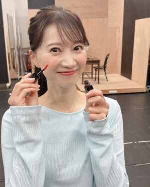 Reon Yuzuki Instagram - .
今日は
ホワイトデーということで
ねねに
お返し🐤
.
手作りクッキー返し
したいと
思ってたけど🥸

.
やっぱり
そんなん無理だーと
心が折れて笑笑
作ってくれたことに
改めて
すごっ‼️‼️って
なって🙂‍↔️🙂‍↔️

.
ねねに似合いそうな
プレゼントに
しました🙂‍↔️🙂‍↔️

.
早速つけてくれて
しゃべみたいな
顔で
ケタケタ笑ってました😊💪

.
#ホワイトデー
#久しぶりにねねにお返し
#夢咲ねね　ちゃん
#しゃべに似てる
#柚希礼音