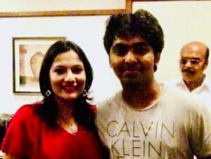 Rethika Srinivas Instagram - How many of you have seen the movie . Type yes if u have !!

Memories from  my Deiva Thirumagal  movie . It was a great pleasure working with them . Made lovely friends and learnt a lot from them. Some memories are evergreen and this was surely one of them. AL vijay is one of the sweetest director too. Each and every one in the snap with me gave me lot of love and will always cherish it . 

#rethika #rethikasrinivas #shooting #memories #movie #deivathirumagal